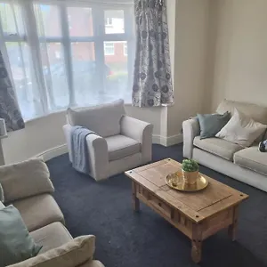 Appartement Lovely Residential 2 Bed, Goodmayes